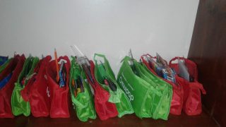 جمعية الحنان توزع 62 حقيبة مدرسية على الأيتام