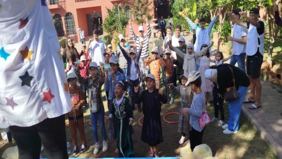 Activité récréative pour les enfants de l’Association à la Villa Akouro dans la ville de Al-Qalyaa.