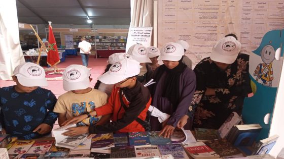 Visite de l’exposition régionale du livre : renforcer la culture de la lecture chez les jeunes