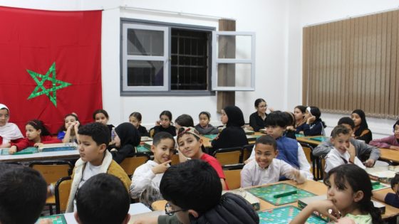 Ein solidarisches Iftar bringt die Schüler der privaten Imam-Muslim-Schule und die Waisenkinder der Association Alhanane pour la sollicitude des orphelins zusammen